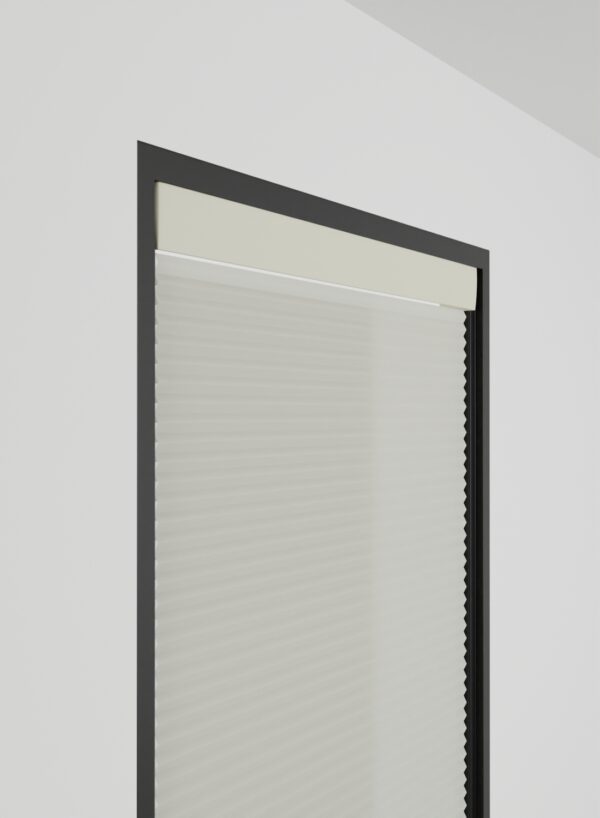 Honeycomb shade Desert Blackout - hardware closeup