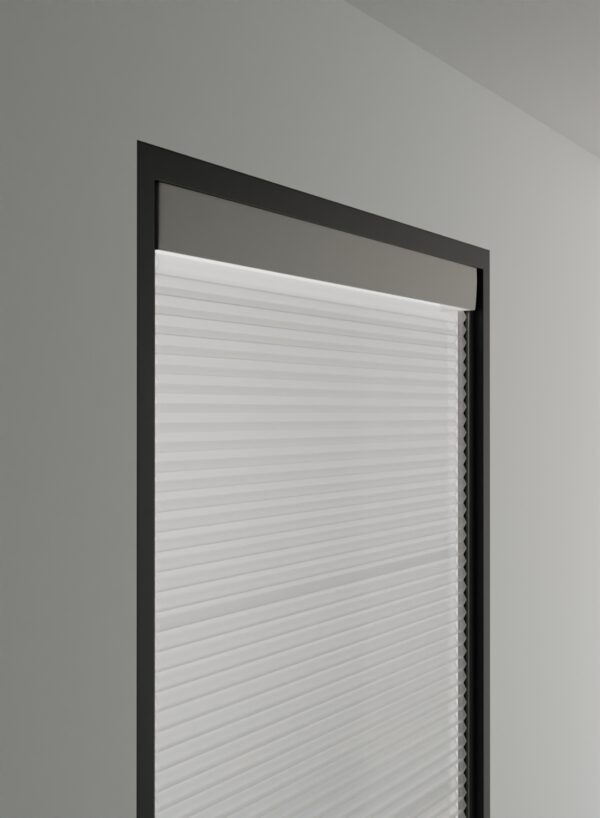 Honeycomb shade Dove Light filtering - hardware detail
